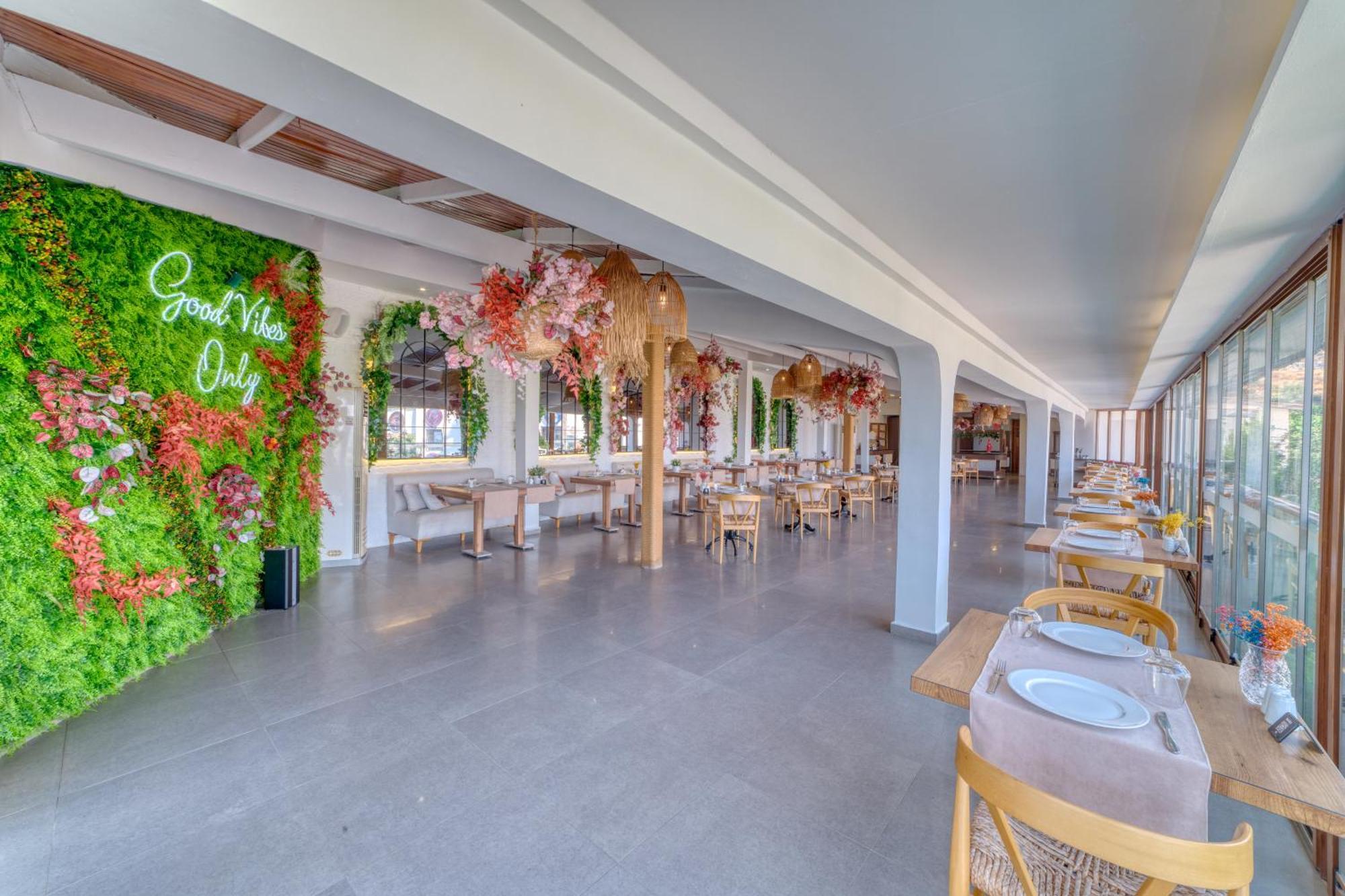 Illusion & Clubhotel - Adults Only 3*