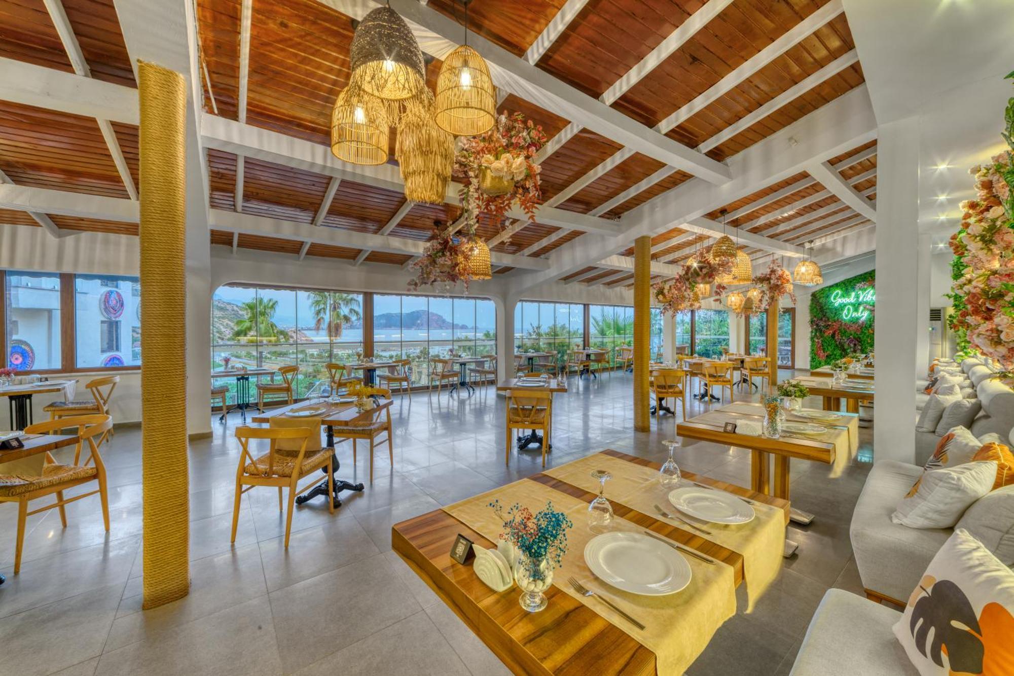 Illusion & Clubhotel - Adults Only Hotel 3*